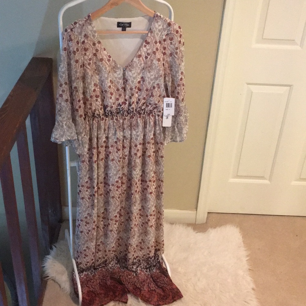 Maxi dress with slit in the back